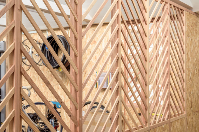 Claustra bois de l'atelier Cycles UP